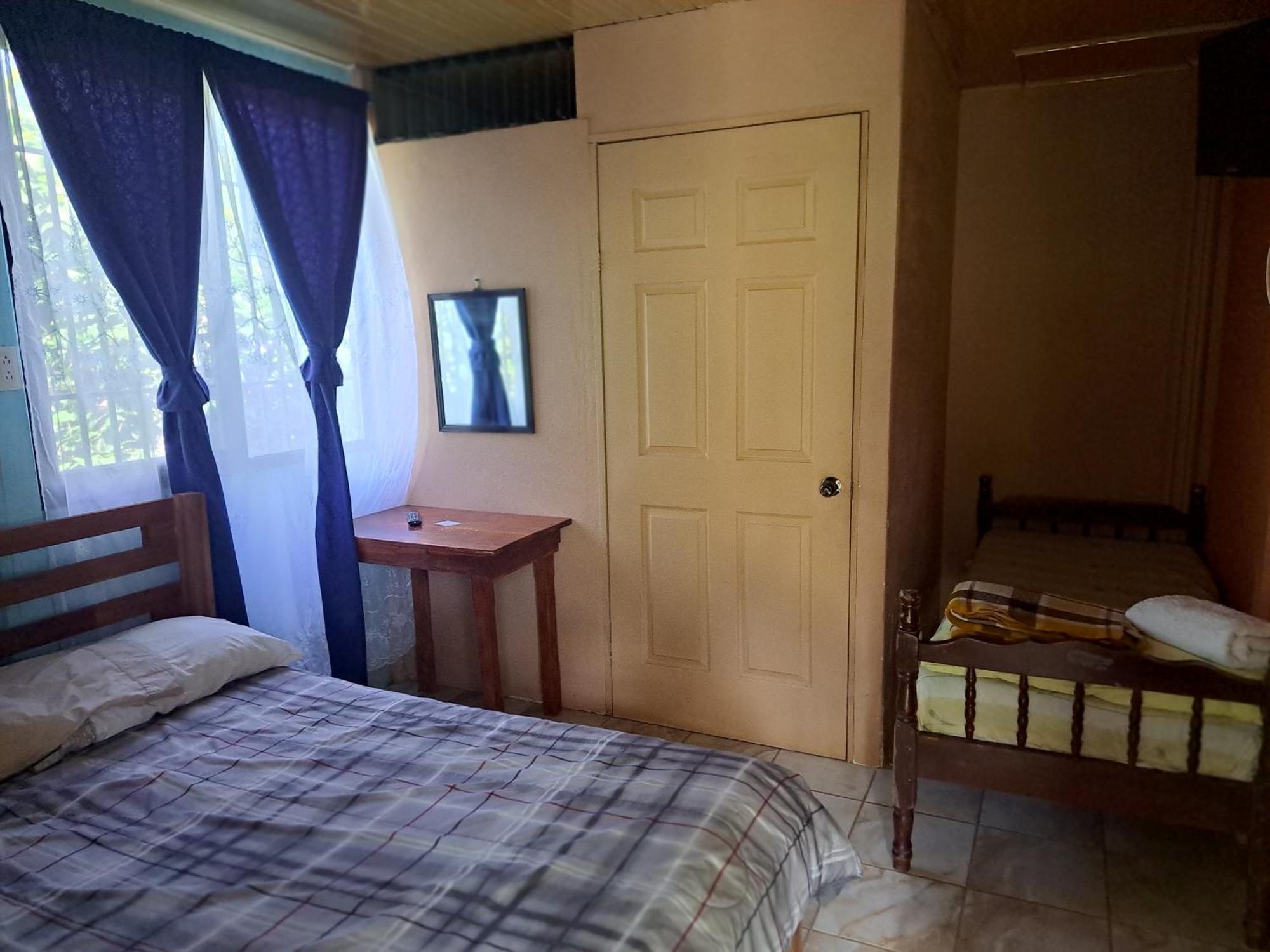 Hospedaje Luis & Ana Pejibaye Room photo
